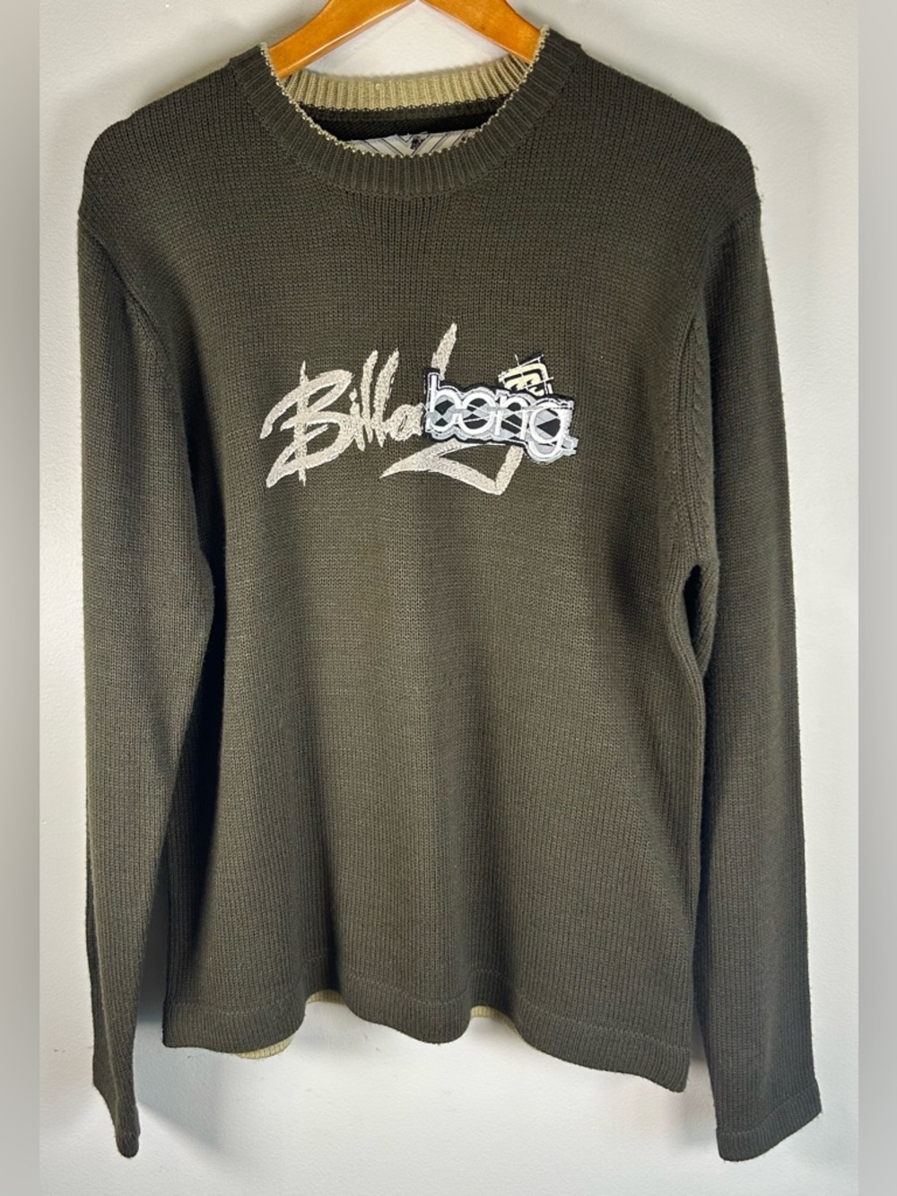 Vintage Billabong Men’s Crew Neck Sweater Size M Acrylic Embroidered Chest Logo